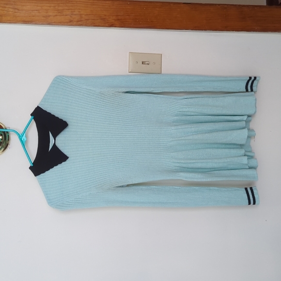 Elle Sweater - Picture 1 of 9